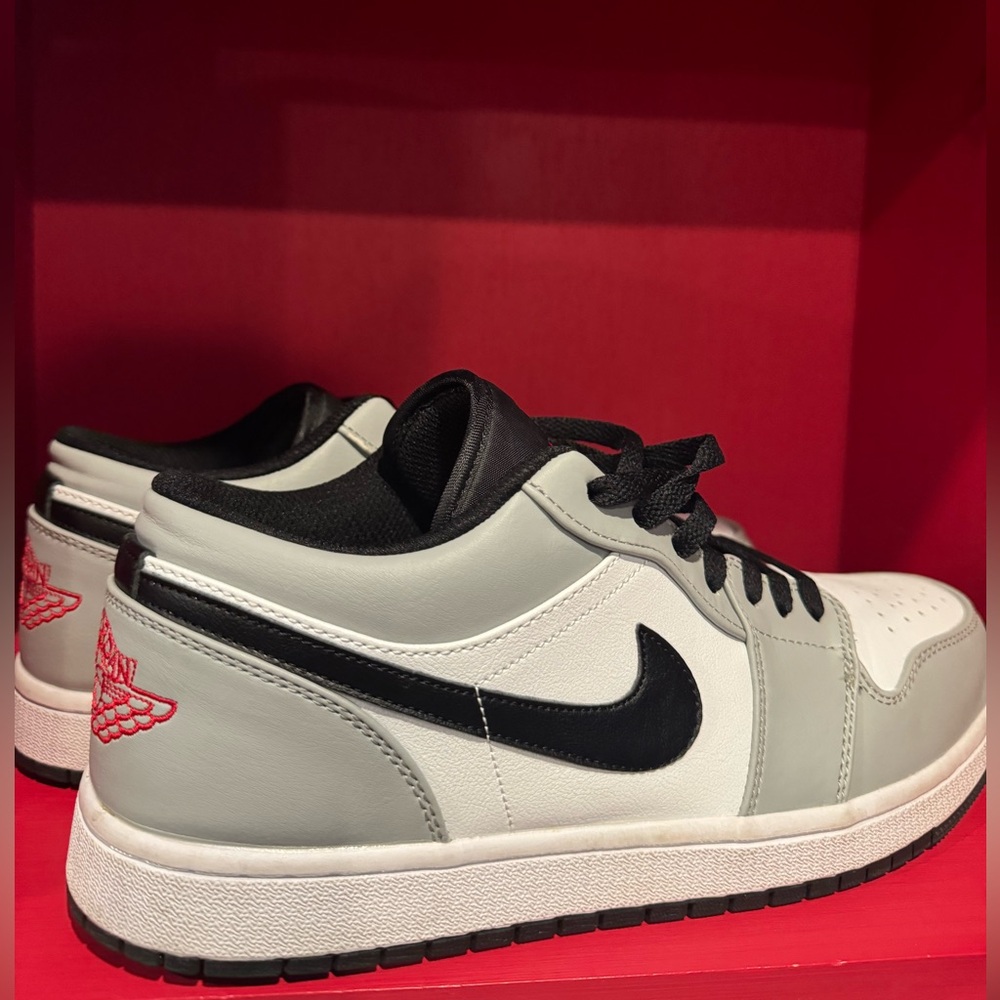 Smokey Gray Jordan 1 Low’s